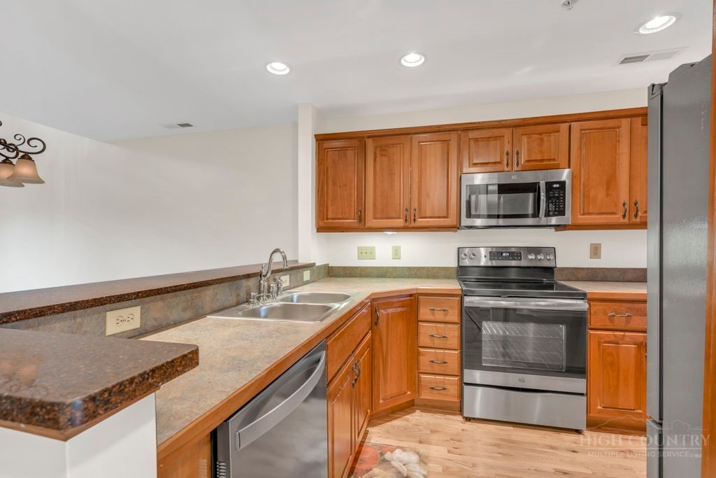 565 Peaceful Haven Drive M-3 Property Photo 13