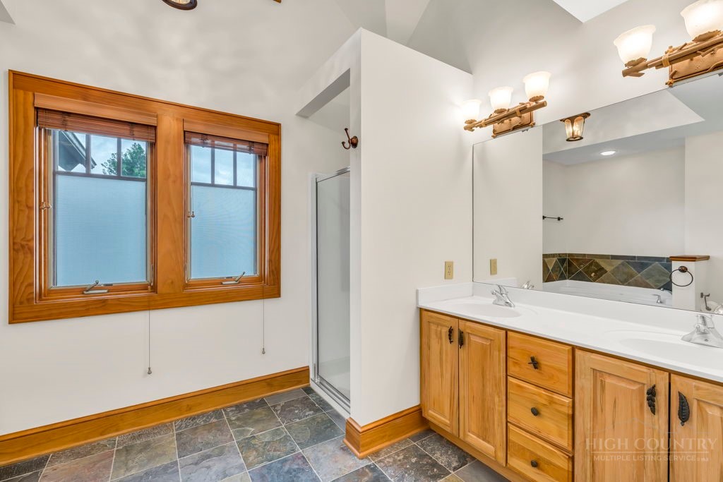 565 Peaceful Haven Drive M-3 Property Photo 29