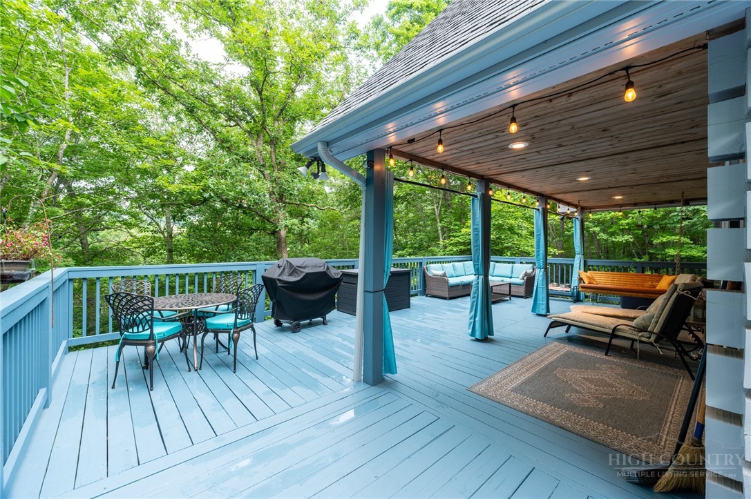 263 Jeb Hull Ridge Road Property Photo 3