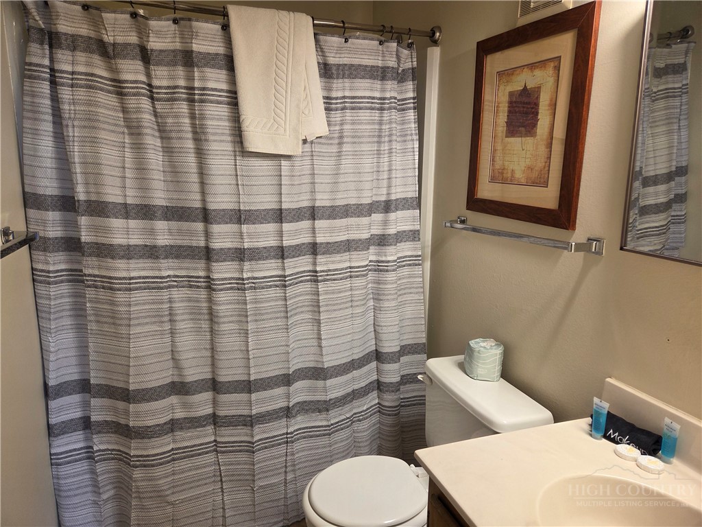 301 Pinnacle Inn Road 4301 Property Photo 7