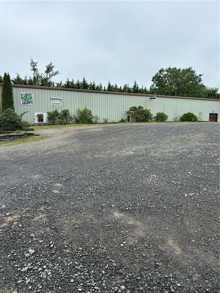 593 Andrews Ridge Road Property Photo 4