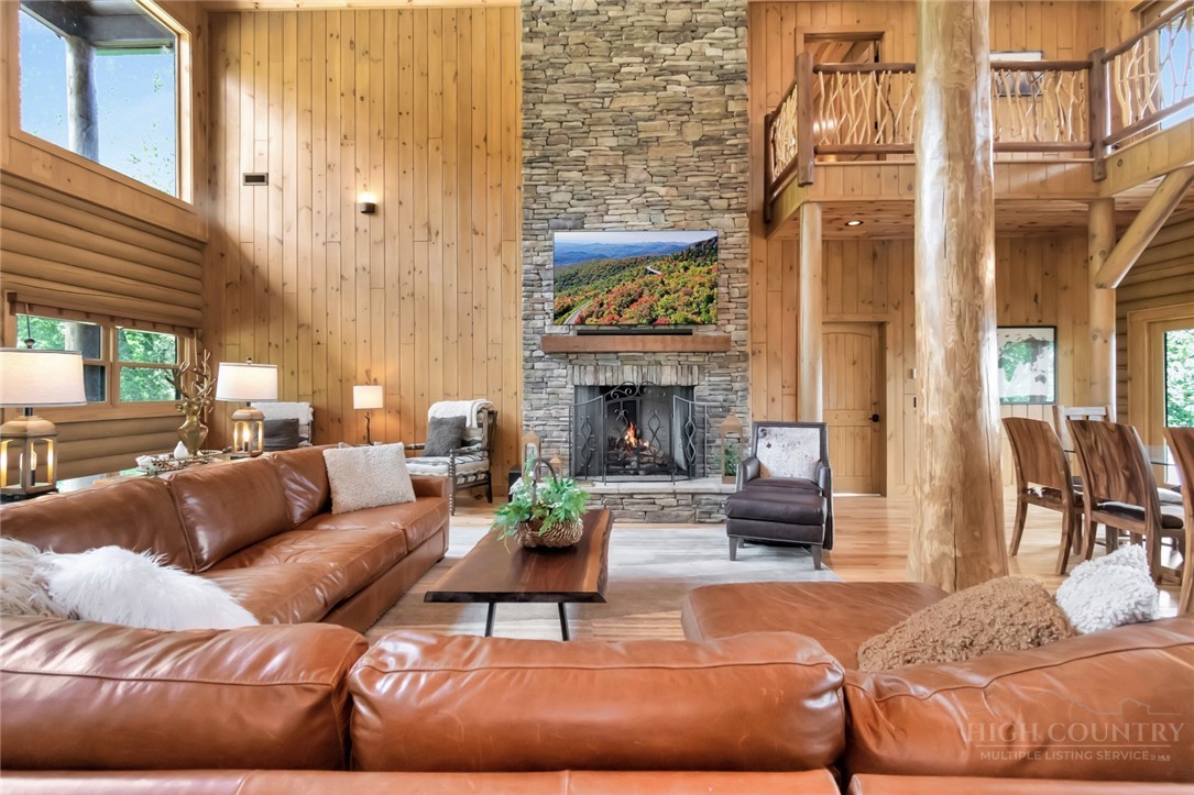 1501 Beech Mountain Parkway Property Photo 4