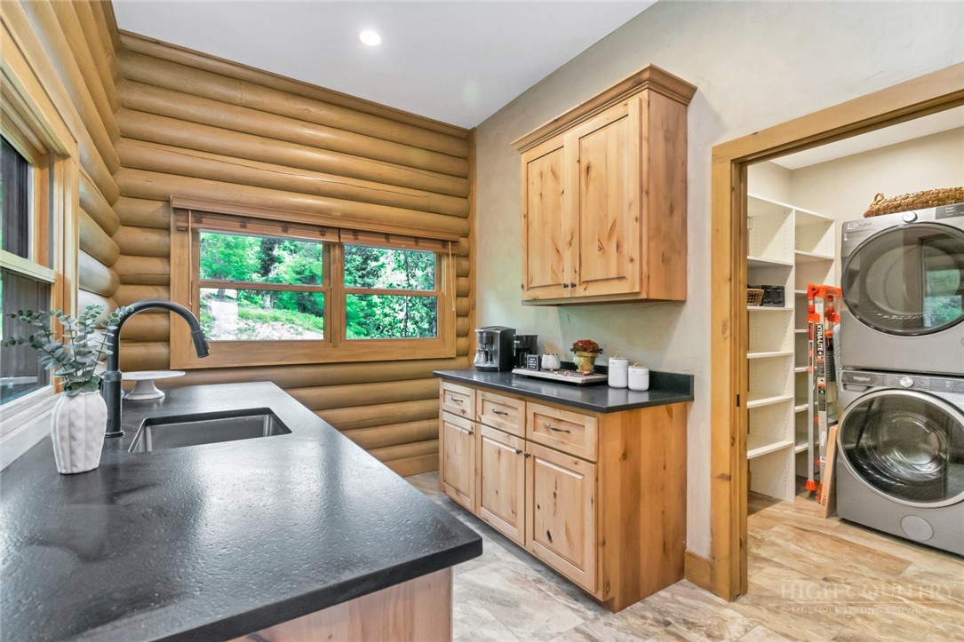 1501 Beech Mountain Parkway Property Photo 17
