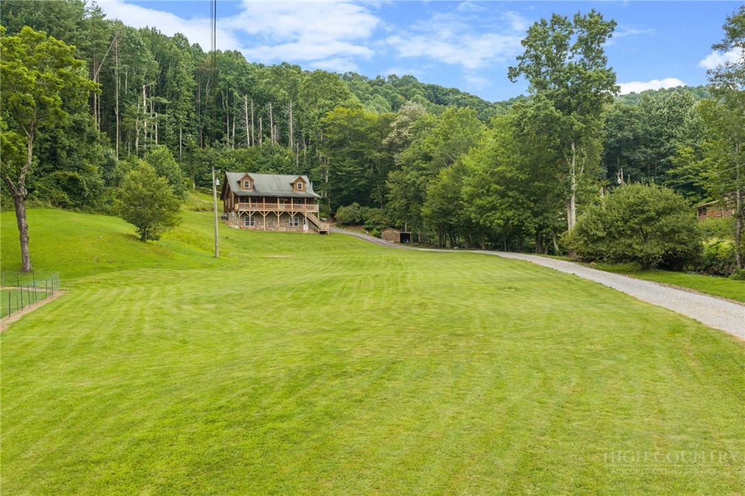 2717 Meat Camp Road Property Photo 3