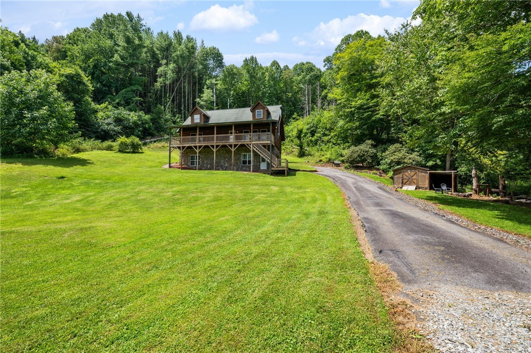 2717 Meat Camp Road Property Photo 4
