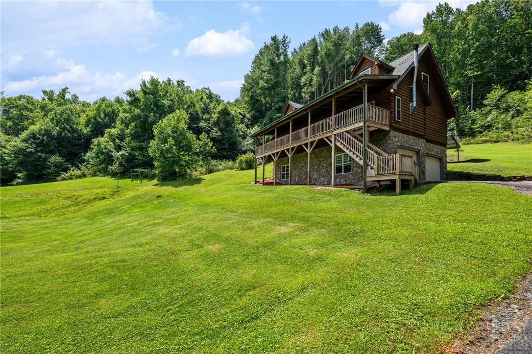 2717 Meat Camp Road Property Photo 5