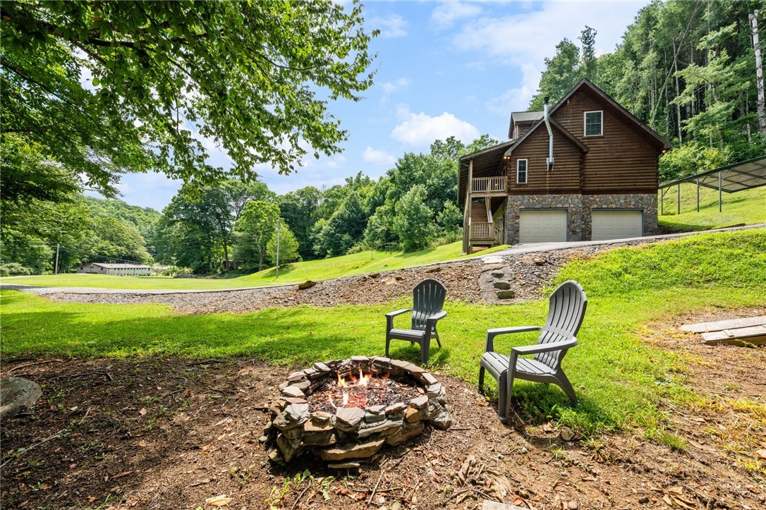 2717 Meat Camp Road Property Photo 6