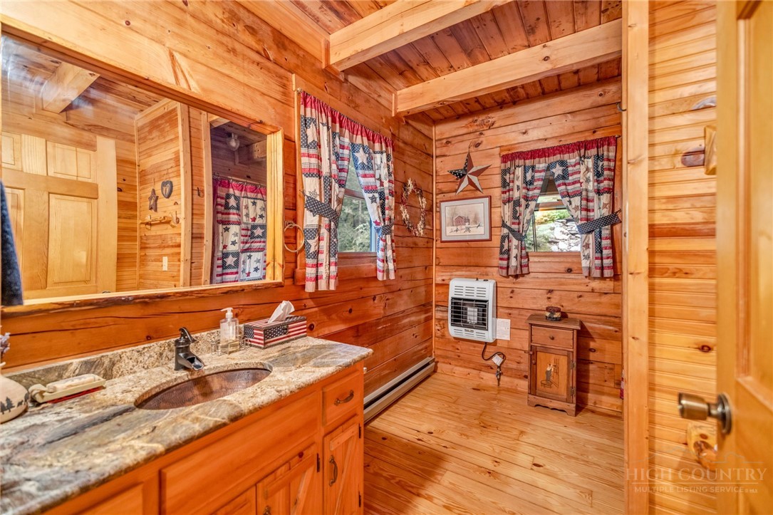 219 Ravenwood Drive Property Photo 15