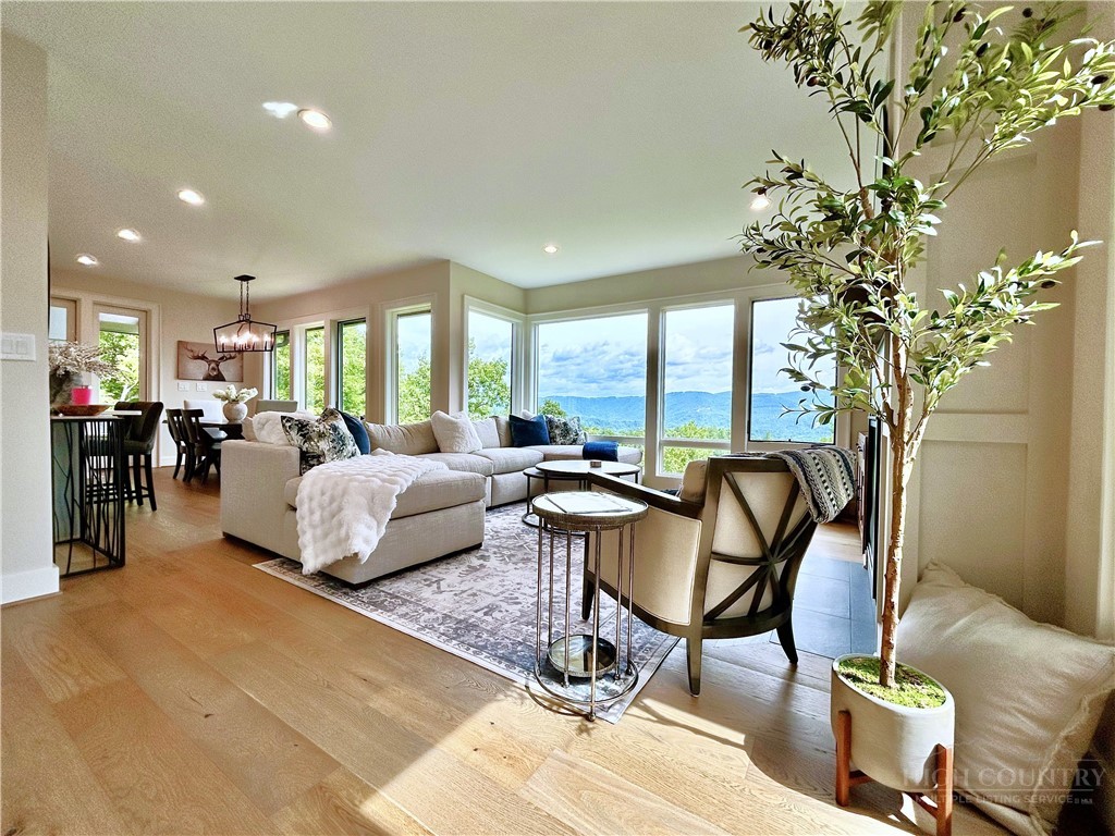 193 Marigold Road Property Photo 4