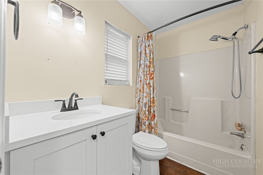142 Village Drive 2b1 Property Photo 17