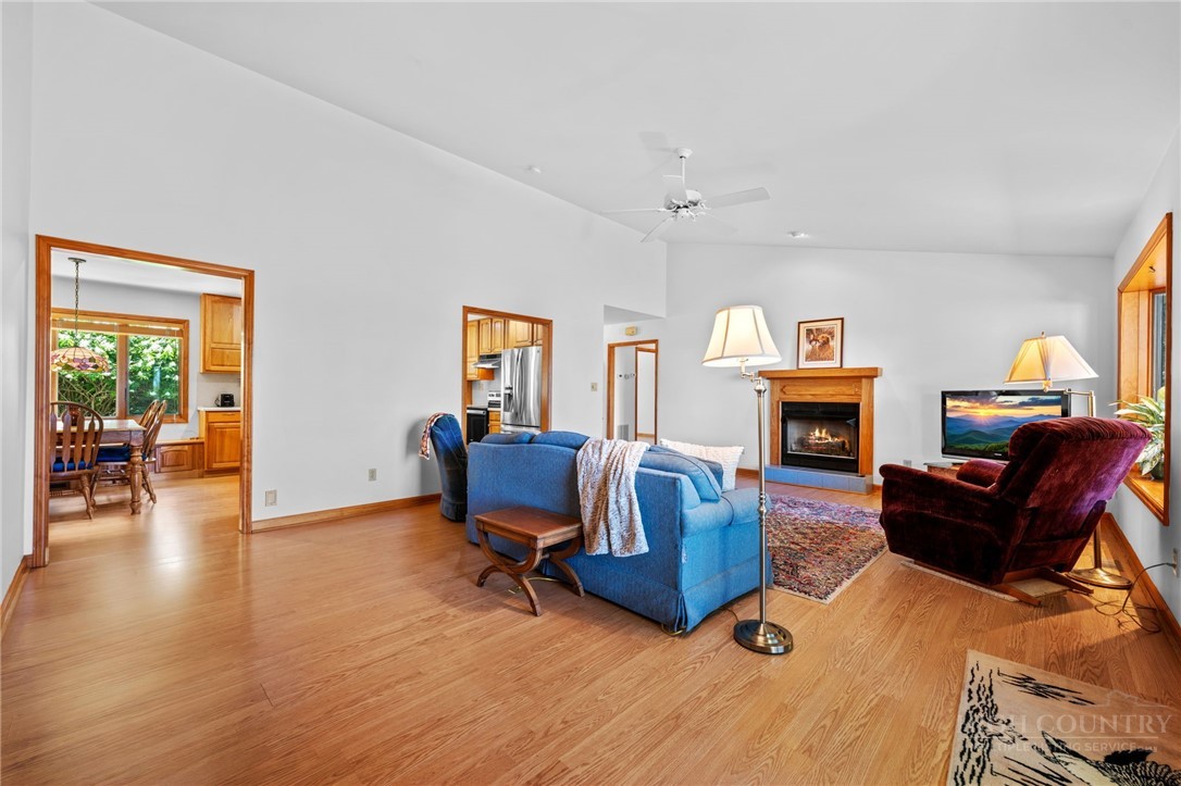 168 Heather Street Property Photo 8