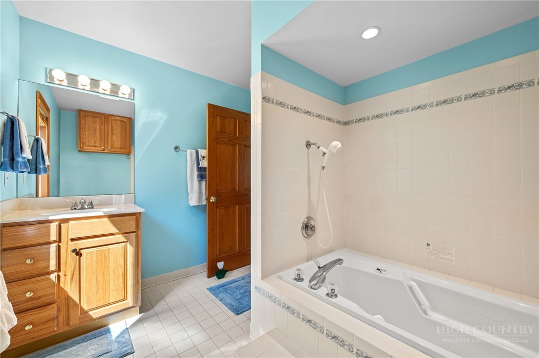 168 Heather Street Property Photo 26