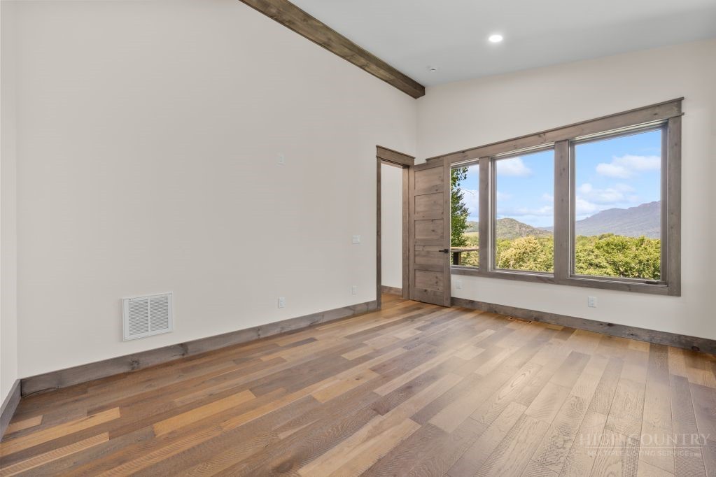 63 Two Hawks Lane Property Photo 18