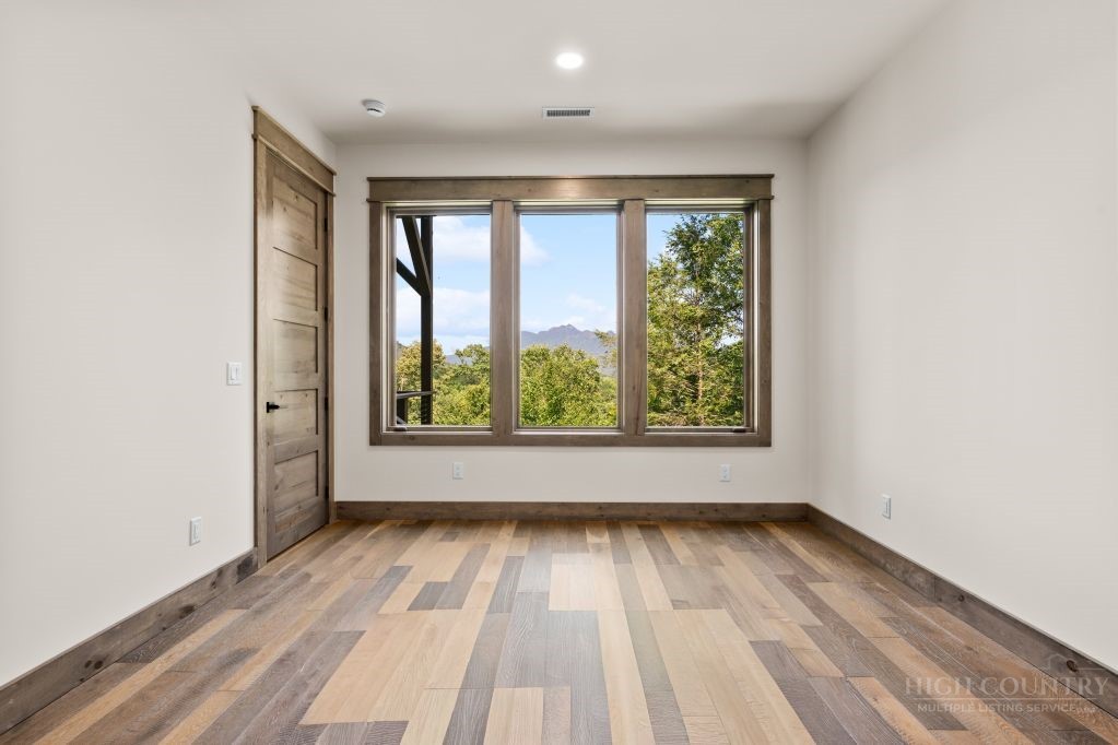 63 Two Hawks Lane Property Photo 35
