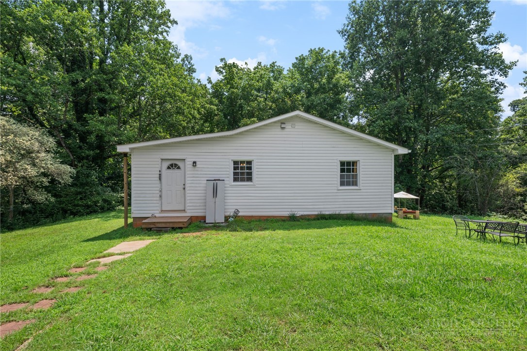 625 New Brickyard Road Property Photo 2