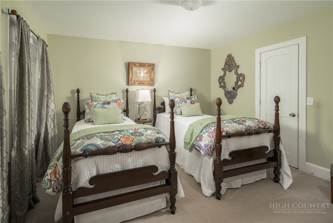 305 Laurel Lane Property Photo 25