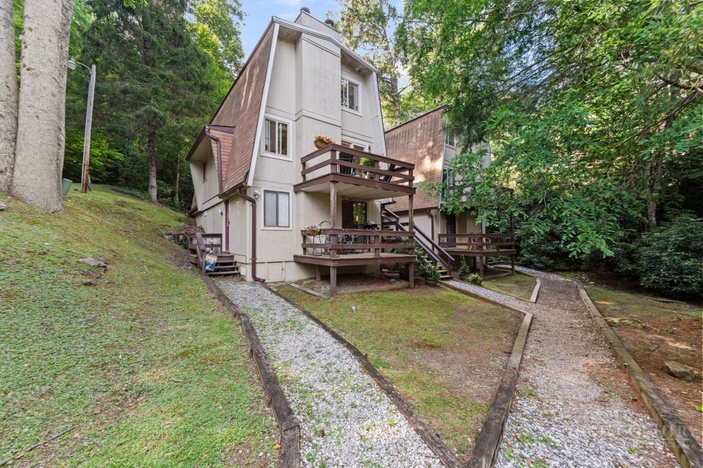 40 Hemlock Hills B Property Photo 2