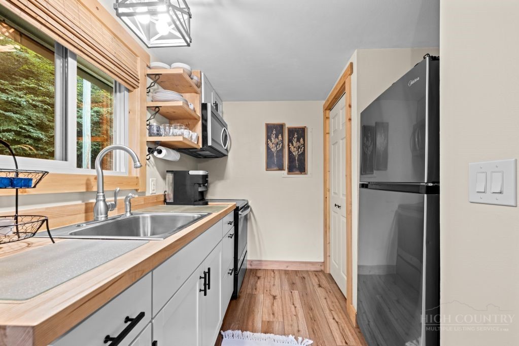 40 Hemlock Hills B Property Photo 6