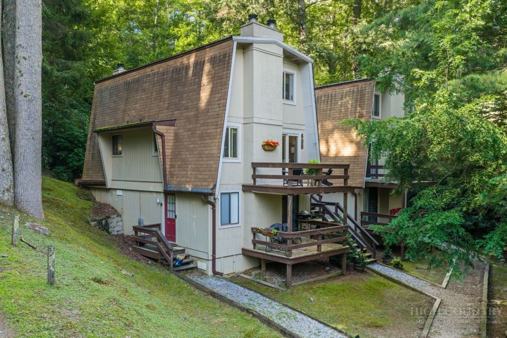 40 Hemlock Hills A Property Photo 3