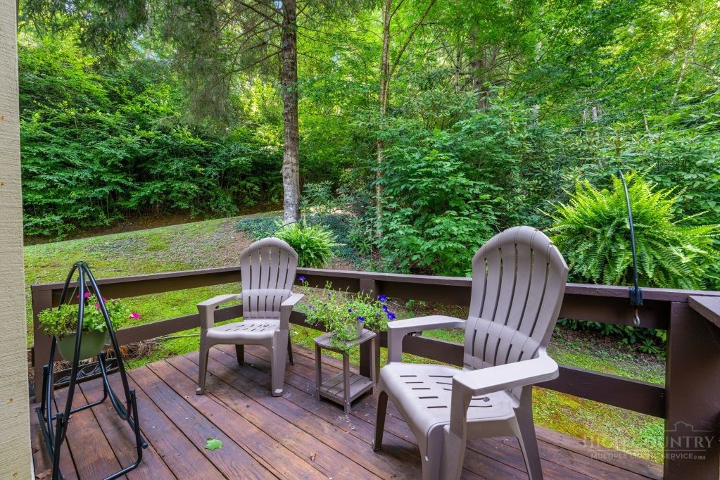 40 Hemlock Hills A Property Photo 5