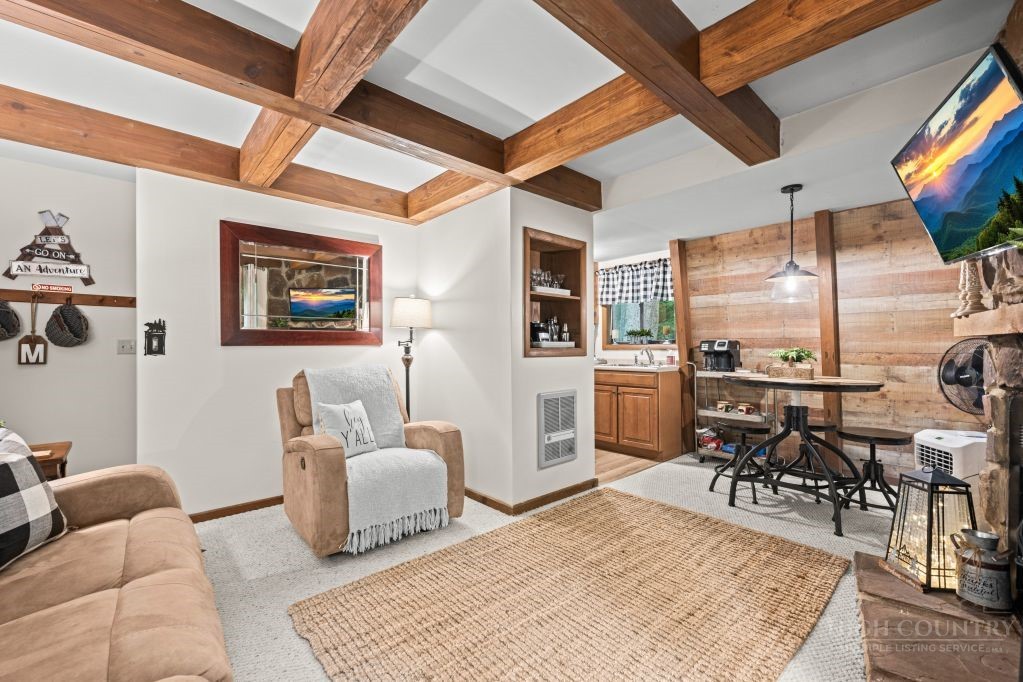 40 Hemlock Hills A Property Photo 8