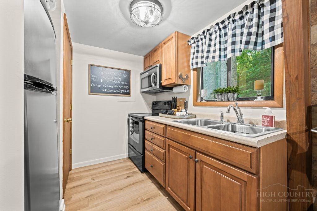 40 Hemlock Hills A Property Photo 10
