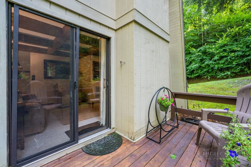 40 Hemlock Hills A Property Photo 12