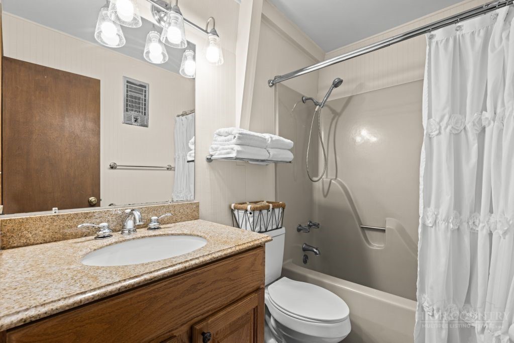 40 Hemlock Hills A Property Photo 17