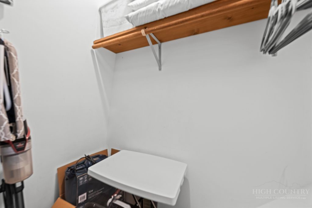 40 Hemlock Hills A Property Photo 18