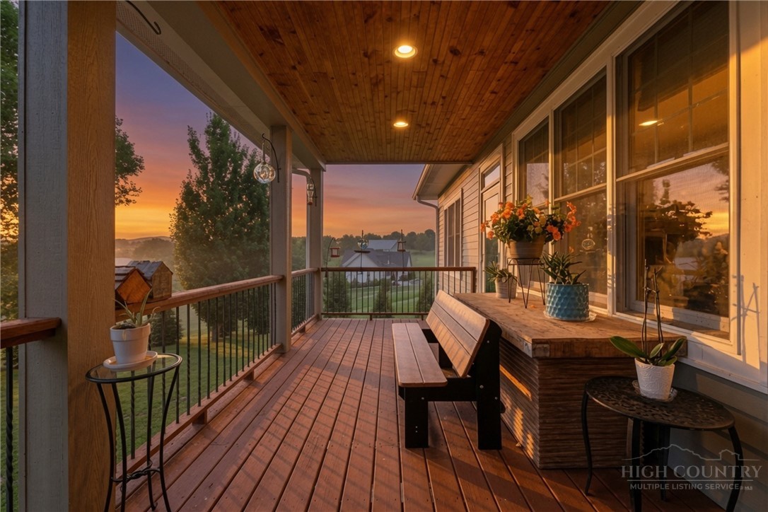 292 Charter Ridge Property Photo 5