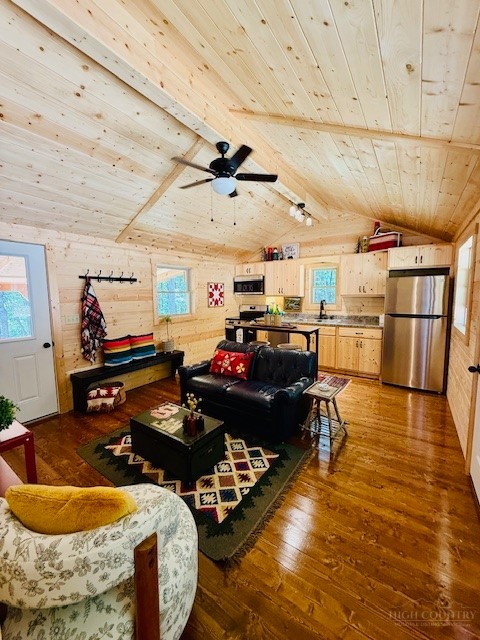 387 Tree Top Circle Property Photo 5