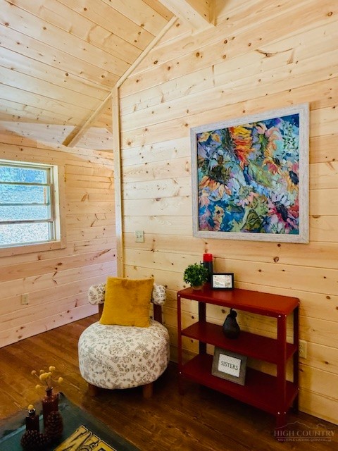 387 Tree Top Circle Property Photo 7