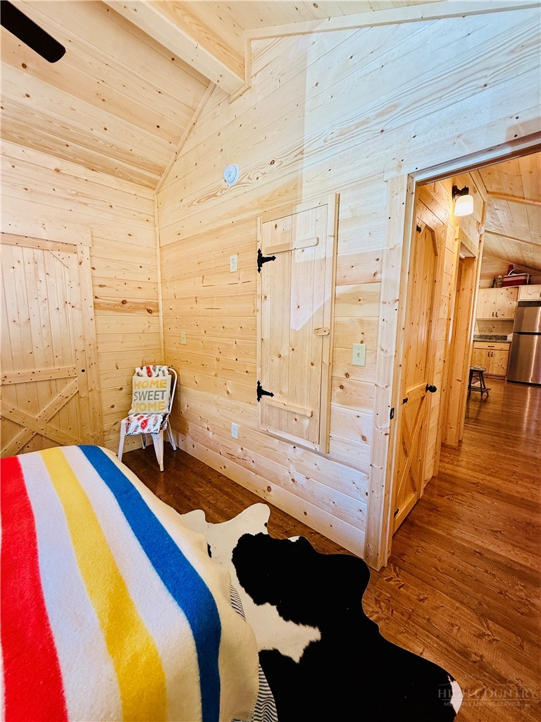 387 Tree Top Circle Property Photo 11