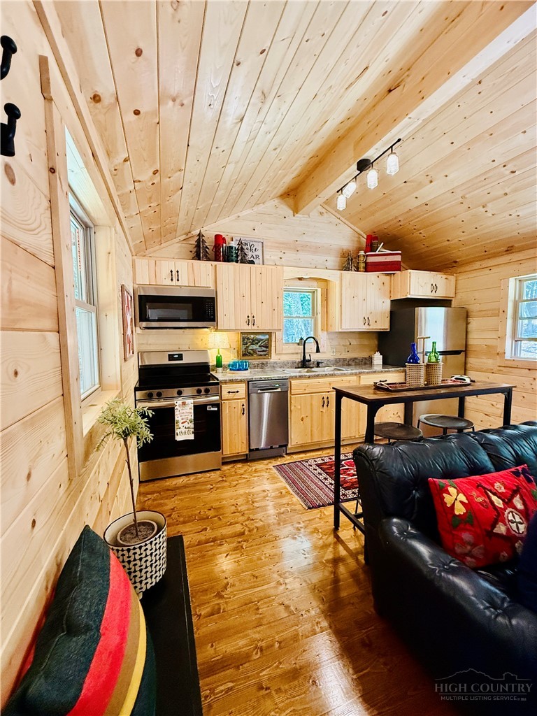 387 Tree Top Circle Property Photo 22