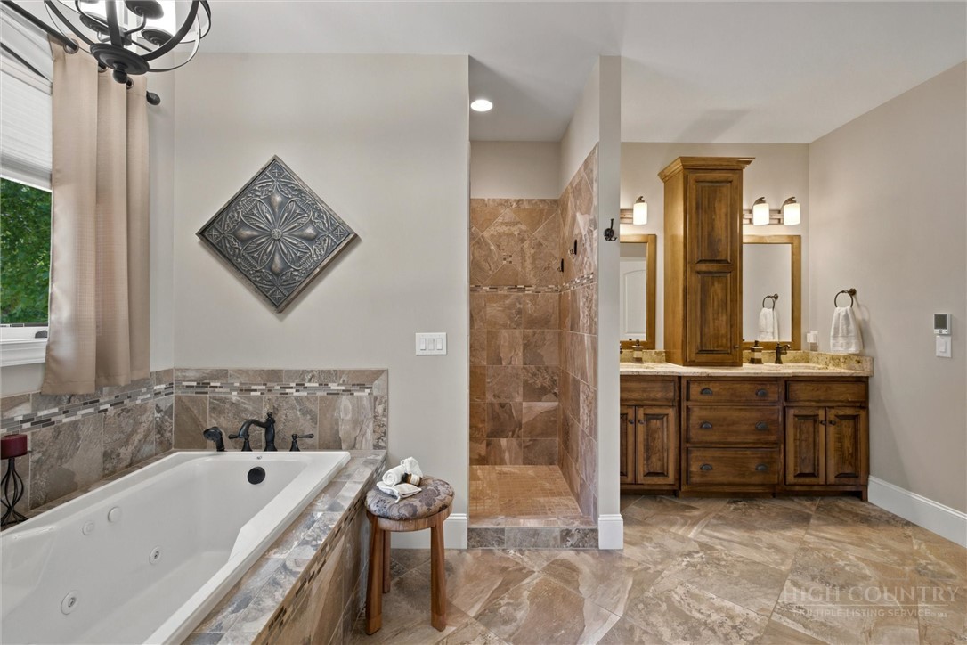 1167 Johns Ridge Parkway Property Photo 20