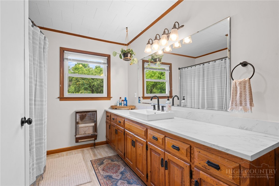 410 Don Hayes Road Property Photo 16