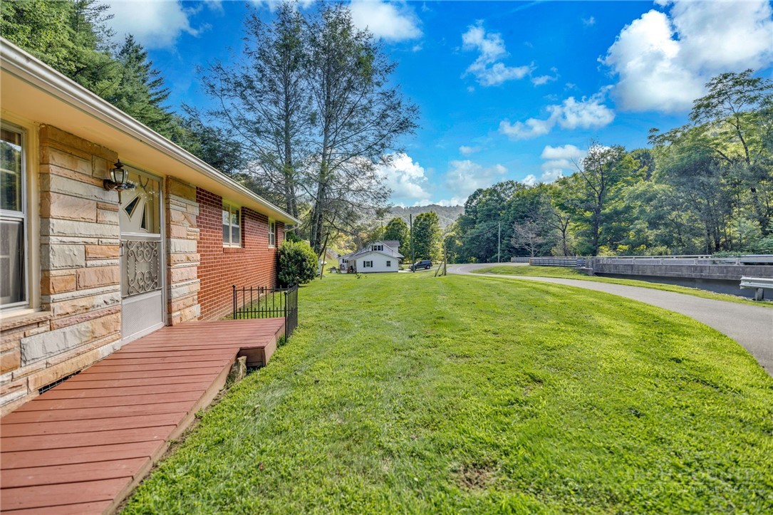 480 Roaring Fork Road Property Photo 5