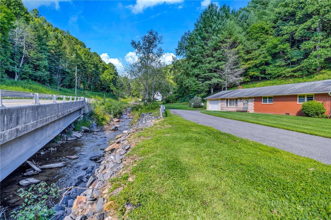 480 Roaring Fork Road Property Photo 7