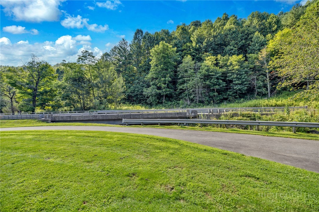 480 Roaring Fork Road Property Photo 8