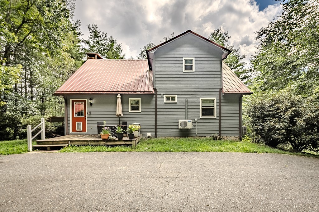 103 Keith Street Property Photo 2