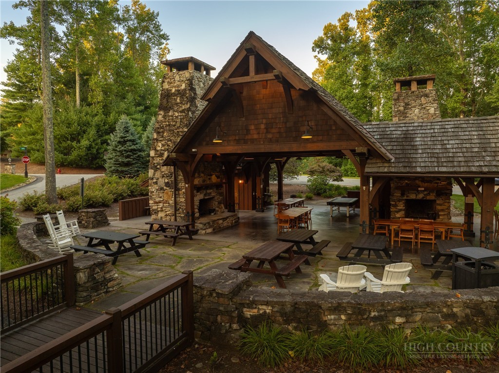 183 Calico Court Property Photo 44