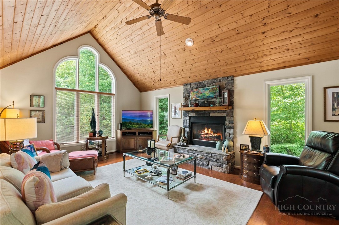 187 Cinnamon Fern Lane Property Photo 2