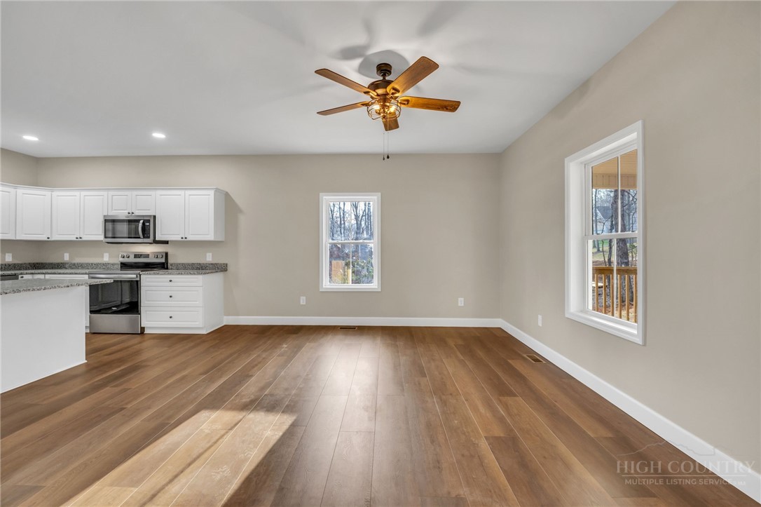 360 Laurel Lane Property Photo 7