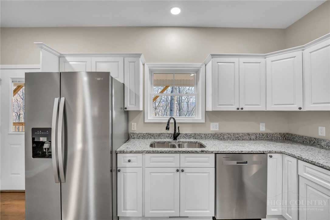 360 Laurel Lane Property Photo 13