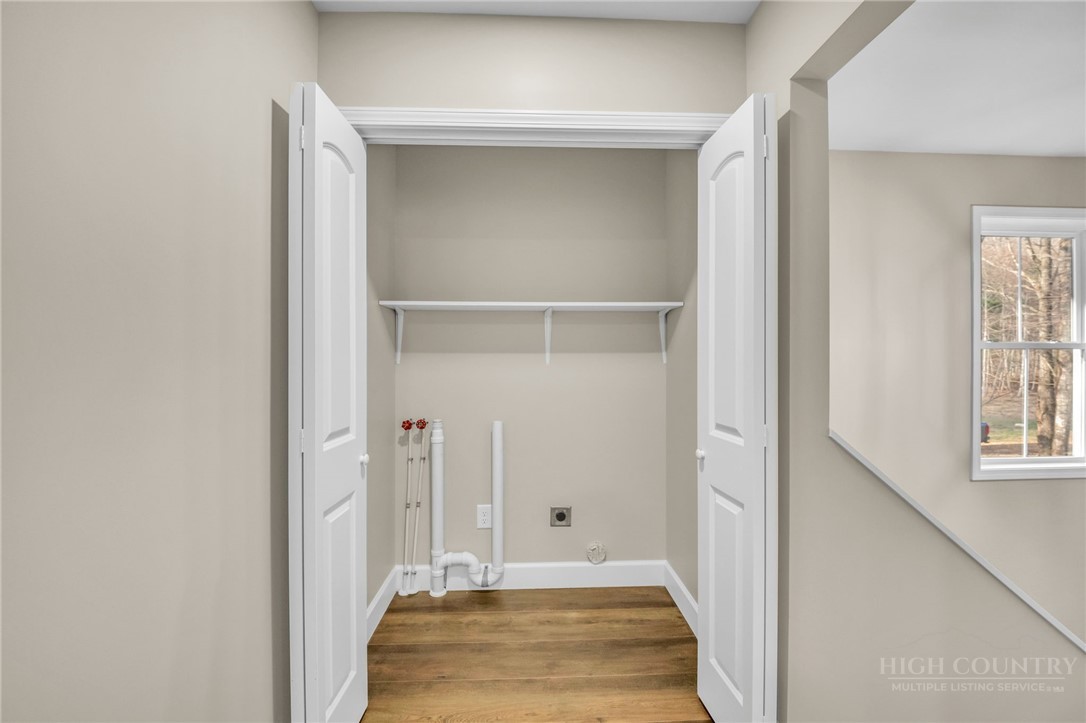 360 Laurel Lane Property Photo 23