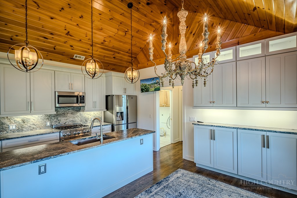 342 Birkdale Ridge Property Photo 14