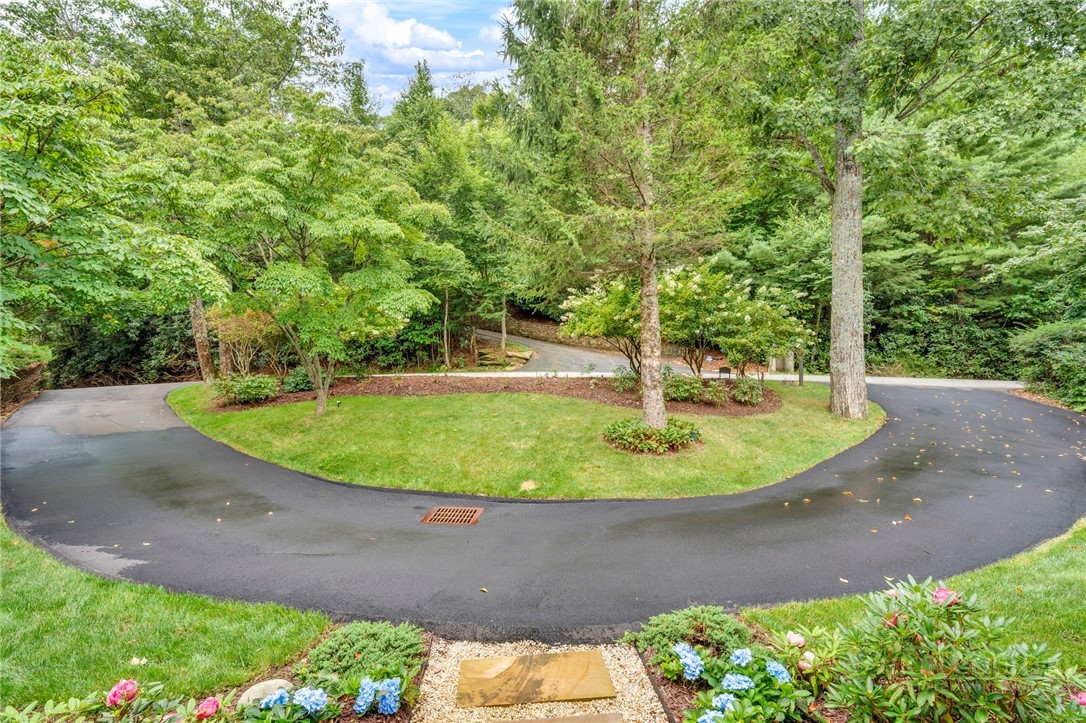 368 Green Hill Woods Property Photo 7