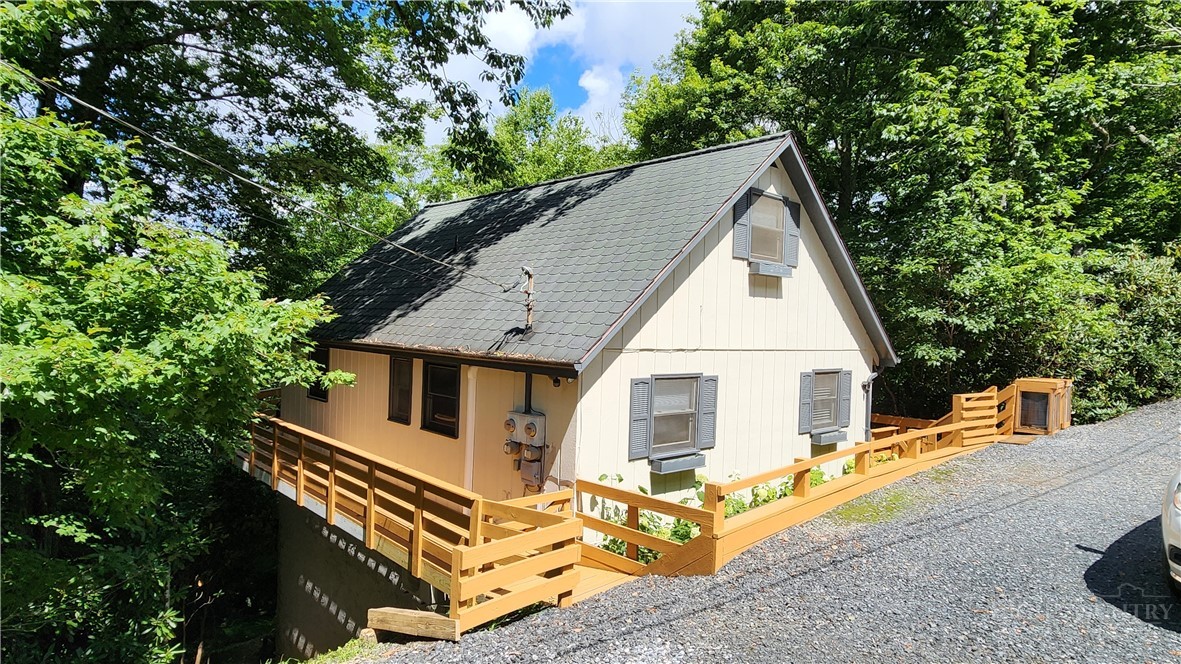 188 Forest Lane Property Photo 1