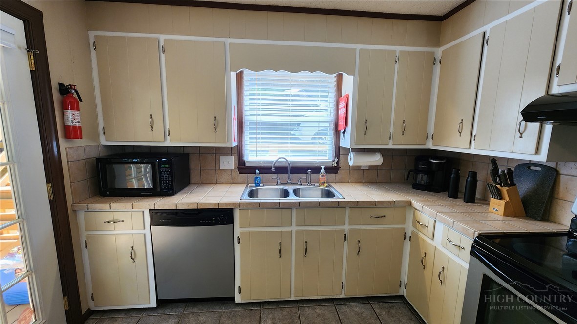 188 Forest Lane Property Photo 8