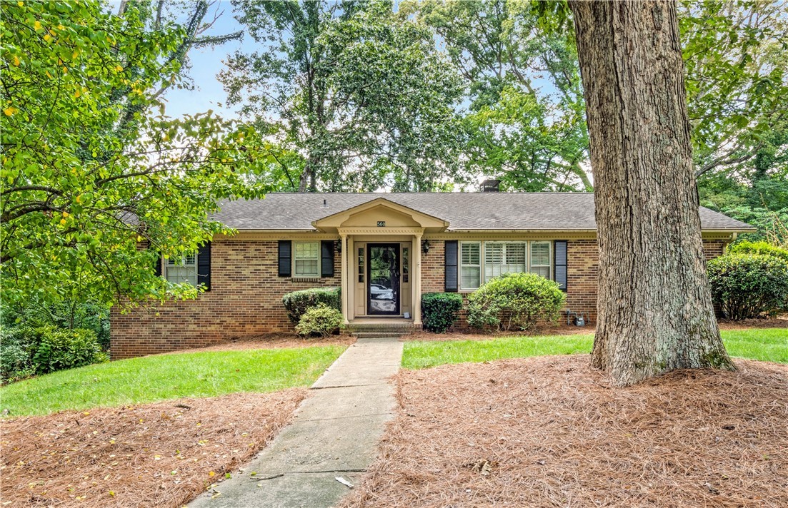 560 Kelway Place Property Photo 1